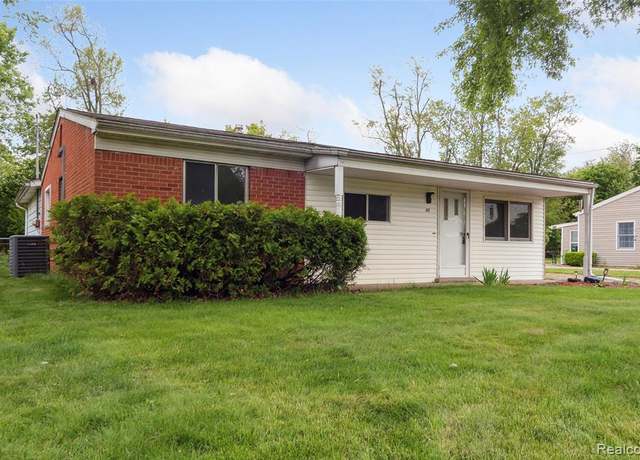 Property at 140 W Southfield Dr, Jackson, MI 49203 4846, 3 beds, 1.5 baths