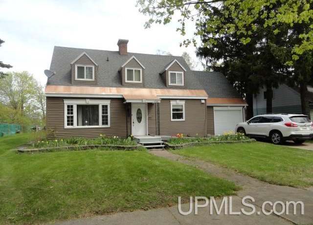 Property at 201 E Jewell St, Munising, MI 49862, 4 beds, 2 baths