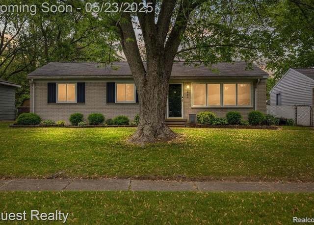 Property at 3680 SHOALS St, Waterford, MI 48329 2262, 3 beds, 2 baths