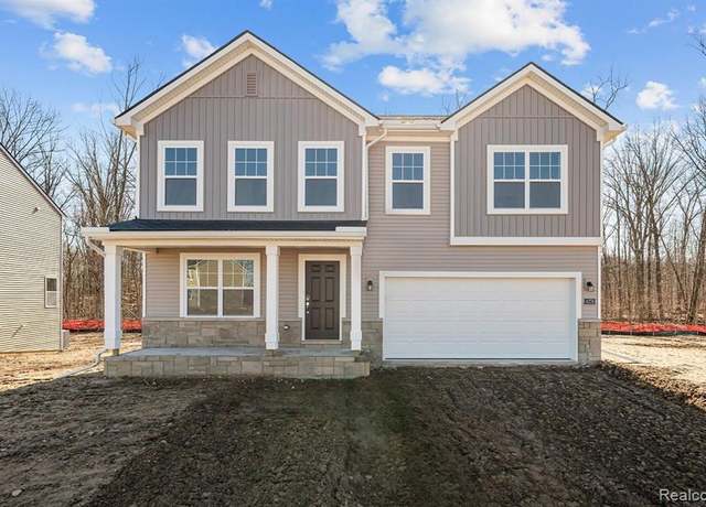 Property at 4278 Oak St, Grand Blanc, MI 48439, 4 beds, 3.5 baths