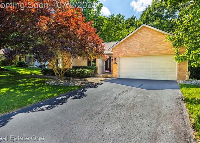 Property at 9611 Klais Rd, Clarkston, MI 48348 2334, 3 beds, 3 baths