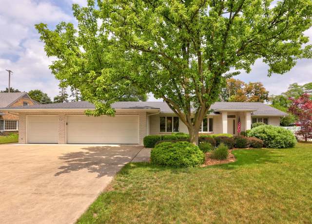 Property at 3485 Highland Dr, Bay City, MI 48706, 3 beds, 3.5 baths