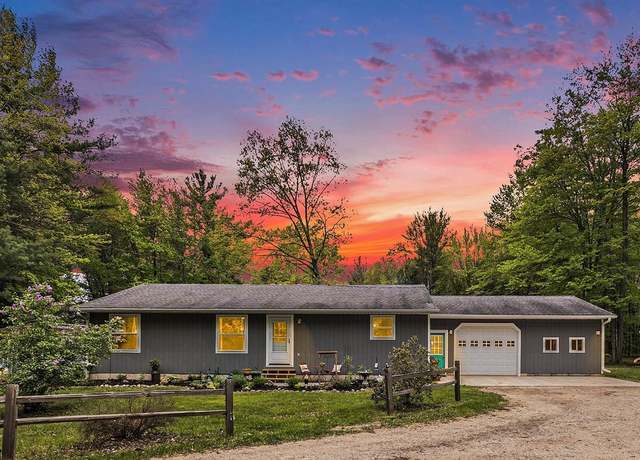 Property at 6313 E 34 1/2 Rd, Cadillac, MI 49601, 3 beds, 2 baths