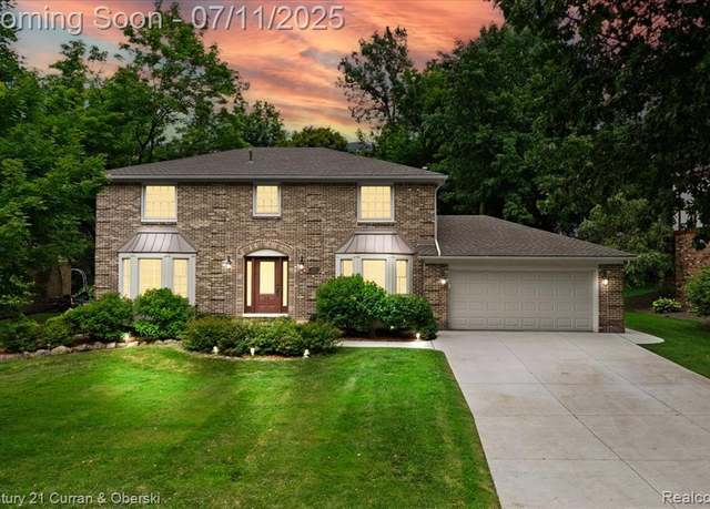 Property at 42369 Crestview Cir, Northville, MI 48168 3266, 4 beds, 3 baths