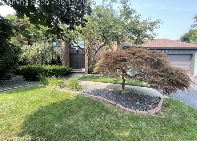 Property at 2 Brookwood Ln, Dearborn, MI 48120 1302, 3 beds, 2.5 baths