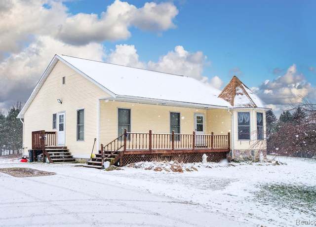 Property at 2977 Oakley Rd, Stockbridge, MI 49285, 4 beds, 2 baths