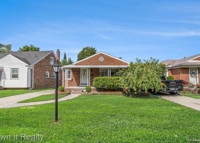 Property at 6889 N Vernon St, Dearborn Heights, MI 48127 2227, 3 beds, 2 baths
