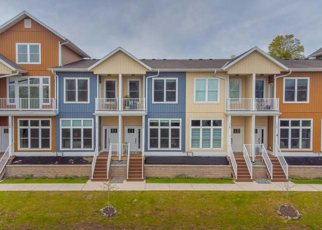 Property at 776 S Lakeshore Blvd, Marquette, MI 49855-0000, 2 beds, 2.5 baths