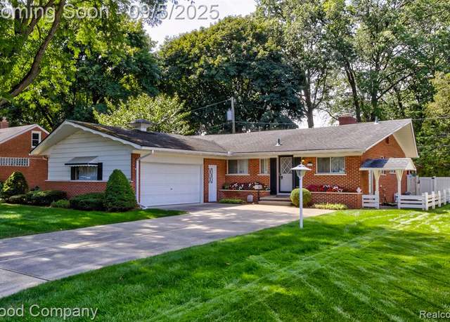 Property at 31721 Lexington St, Warren, MI 48092 5003, 4 beds, 2.5 baths