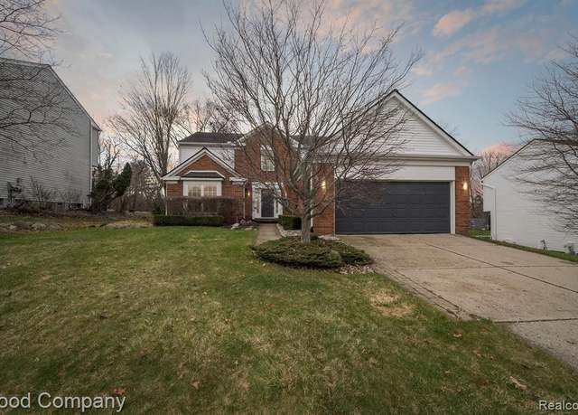 Property at 1826 POPPLETON Dr, West Bloomfield, MI 48324 1152, 4 beds, 2.5 baths
