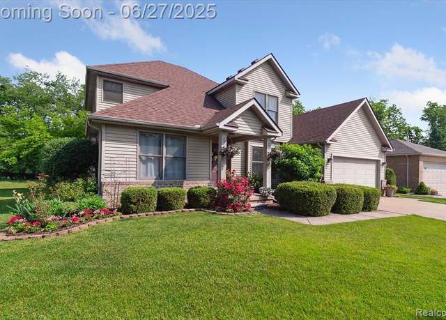 Property at 1453 Maplewood Dr, Saline, MI 48176 1275, 4 beds, 2.5 baths