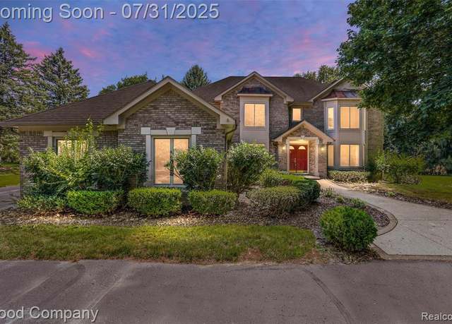 Property at 801 Shrewsbury Dr, Clarkston, MI 48348 3680, 4 beds, 3 baths