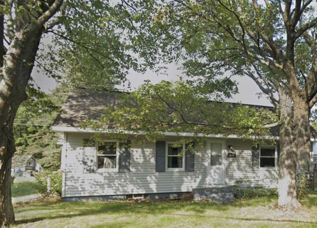Property at 806 Rockland Rd, Ontonagon, MI 49953, 2 beds, 1 bath