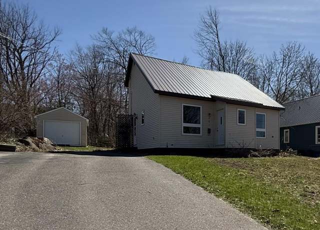 Property at 401 W Baraga Ave, Houghton, MI 49931, 3 beds, 2 baths