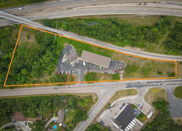 Property at 4075 Airline Rd, Muskegon, MI 49444-4277