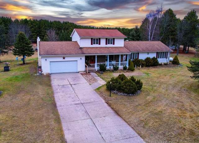 Property at 274 Country Ct, Houghton Lake, MI 48629, 4 beds, 3 baths