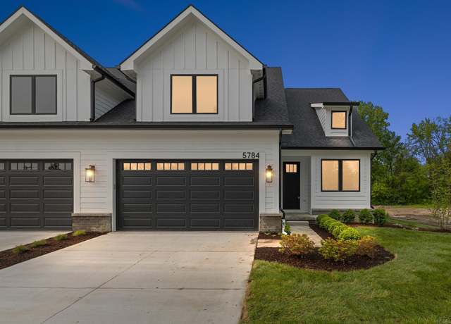 Property at 5784 Heights Blvd, Sterling Heights, MI 48314, 3 beds, 3.5 baths