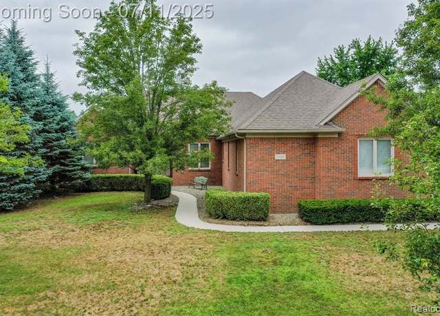 Property at 13823 Blue Beech Ln, Shelby Twp, MI 48315 1474, 3 beds, 2.5 baths