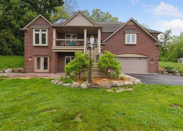 Property at 685 Sunset, White Lake, MI 48383 2866, 3 beds, 3 baths