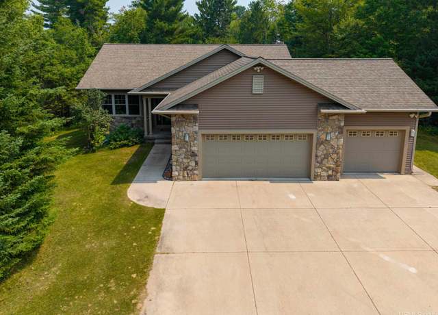 Property at 131 Wintergreen Trl, Marquette, MI 49855, 4 beds, 3 baths