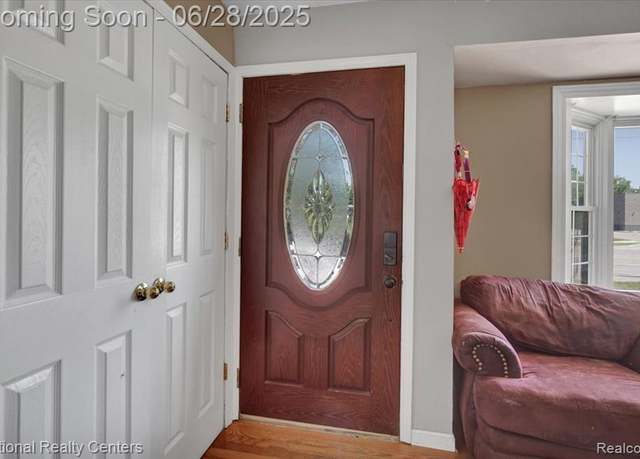 Property at 7716 Highland Rd, White Lake, MI 48383 2944, 3 beds, 2 baths