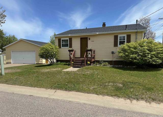 Property at 1900 Van Evera Ave, Marquette, MI 49855, 4 beds, 2 baths