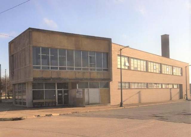 Property at 96 Oak St, Benton Harbor, MI 49022