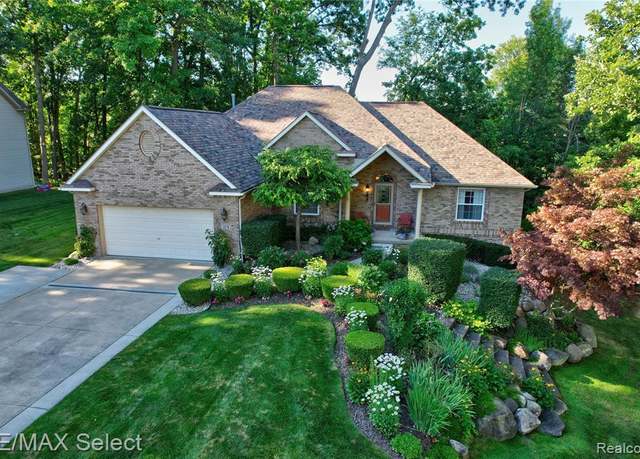 Property at 4278 Springwood Ct, Fenton, MI 48430 9177, 4 beds, 3 baths