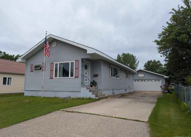 Property at 201 Elm St, Manistique, MI 49854, 2 beds, 1 bath
