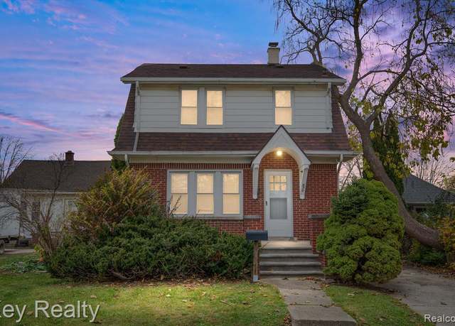 Property at 830 MILL St, Lincoln Park, MI 48146 2738, 3 beds, 1 bath