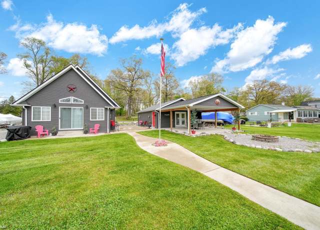 Property at 601 Canal Dr, Brooklyn, MI 49230, 3 beds, 1.5 baths