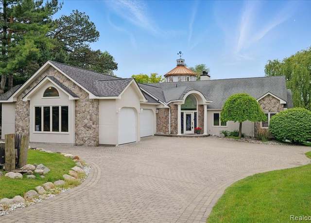 Property at 3337 ALCO Dr, Waterford, MI 48329 2209, 3 beds, 2.5 baths