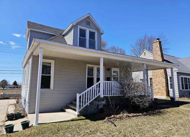 Property at 424 S 19th St, Escanaba, MI 49829, 3 beds, 1.5 baths