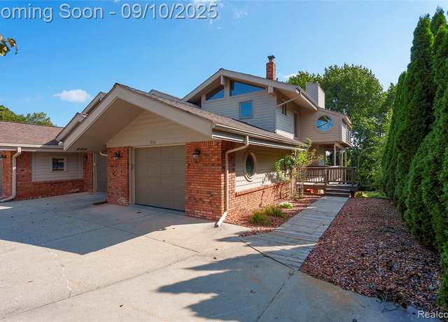 Property at 1046 York St, Plymouth, MI 48170 1440, 3 beds, 3.5 baths