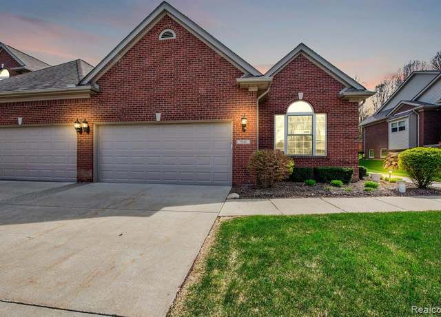 Property at 9549 KINGSWAY Cir, Clarkston, MI 48348 5404, 2 beds, 2 baths