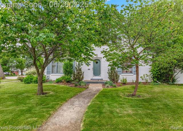 Property at 2205 Glenwood St, Trenton, MI 48183 2549, 4 beds, 3 baths