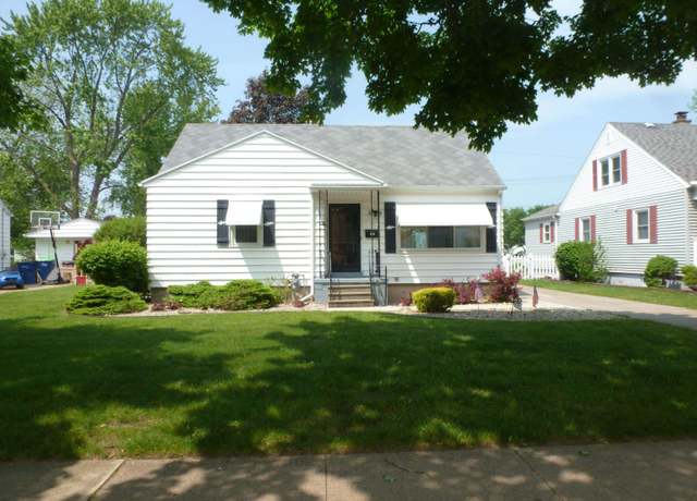 Property at 1913 33rd St, Bay City, MI 48708, 4 beds, 1 bath