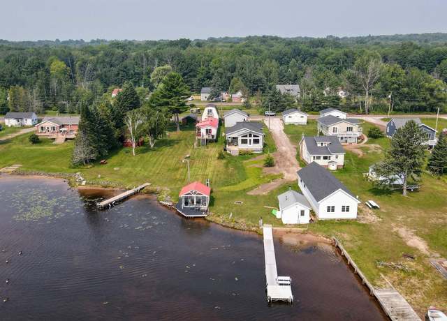 Property at 42720 Lakeshore Dr, Chassell, MI 49916, 3 beds, 1.5 baths