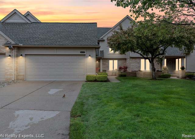 Property at 16727 W Cobblestone, Macomb, MI 48042 1128, 3 beds, 3 baths
