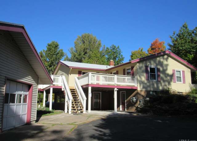 Property at 26040 US 141 Hwy, Covington, MI 49919, 3 beds, 1 bath