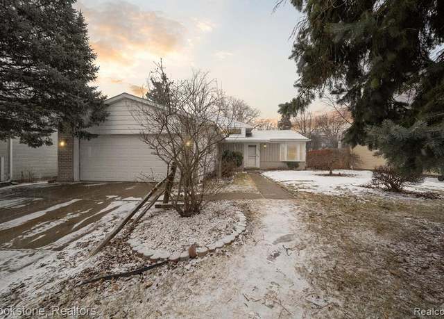 Property at 703 JAMESTOWN Rd, Auburn Hills, MI 48326 3418, 4 beds, 1.5 baths