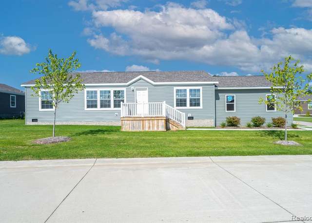 Property at 2776 Pinellas Ct, Lapeer, MI 48446, 3 beds, 2 baths