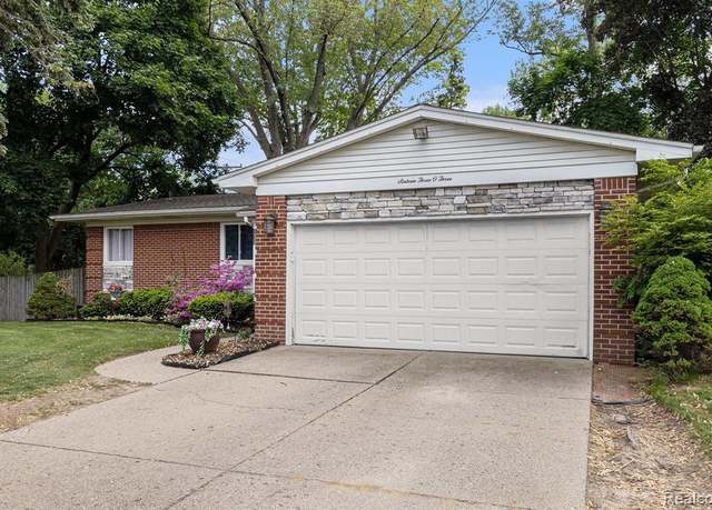 Property at 16303 POLLYANNA St, Livonia, MI 48154 2762, 3 beds, 2 baths