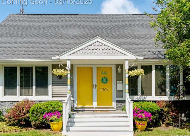 Property at 11704 Schram St, Grand Blanc, MI 48439 1320, 4 beds, 2 baths