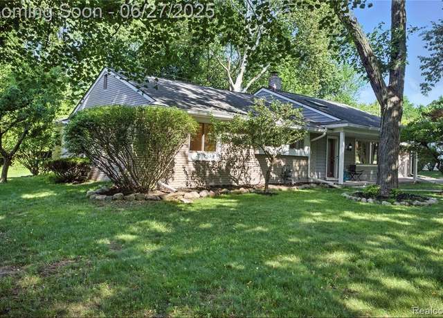 Property at 5340 Van Ness Dr, Bloomfield Hills, MI 48302 2668, 4 beds, 2 baths