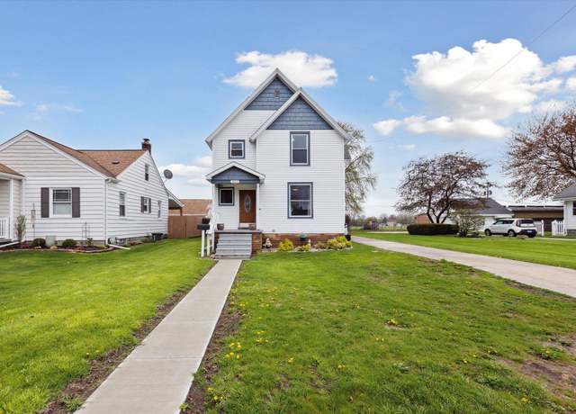 Property at 1012 S Wenona Ave, Bay City, MI 48706, 4 beds, 1.5 baths