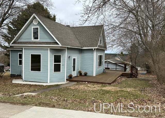 Property at 203 N Sixth St, Crystal Falls, MI 49920, 3 beds, 1.5 baths