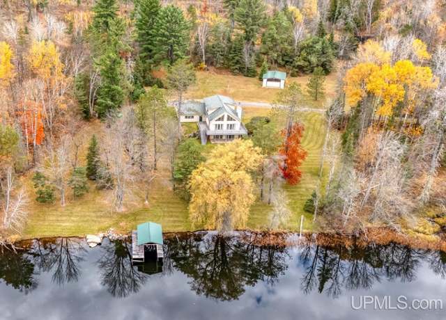 Property at W9483 Peterson Dr, Iron Mountain, MI 49801, 3 beds, 3 baths