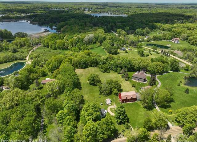 Property at 2220 S Hadley Rd, Ortonville, MI 48462 9227, 6 beds, 1 bath