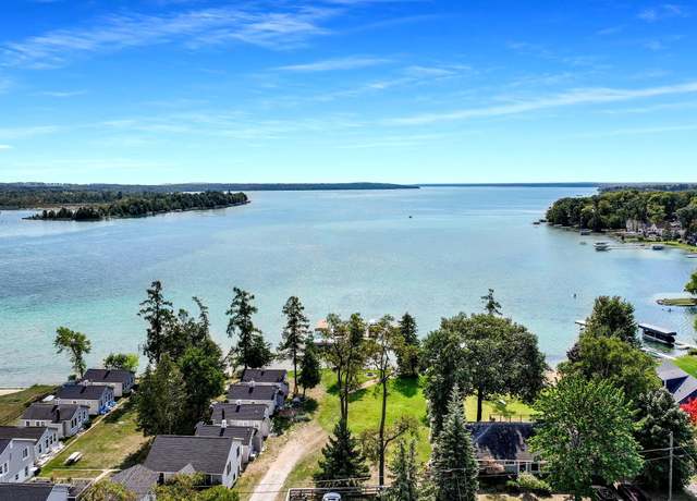 Property at 7285 Cairn Hwy #2, Elk Rapids, MI 49629, 1 bed, 1 bath